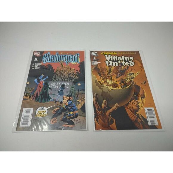 DC Comics Random Lot Villans United No 1 and Requiem for Shadowpact No 5 - Picture 1 of 5
